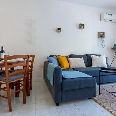 Groovy 1-bedroom In Apartment Larnaca